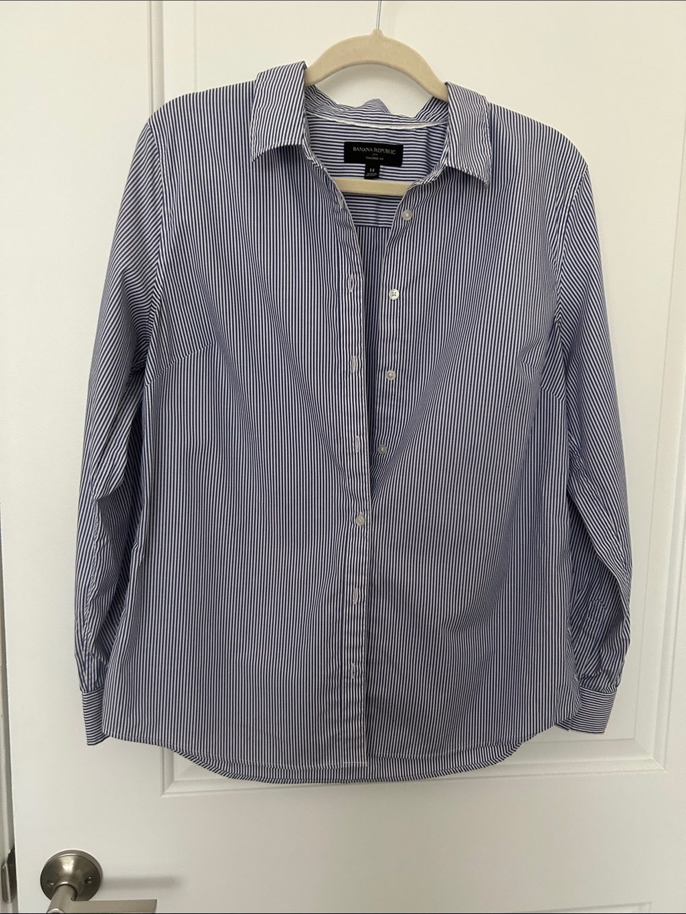 Banana Republic Ladies Blue Striped Button Down Shirt